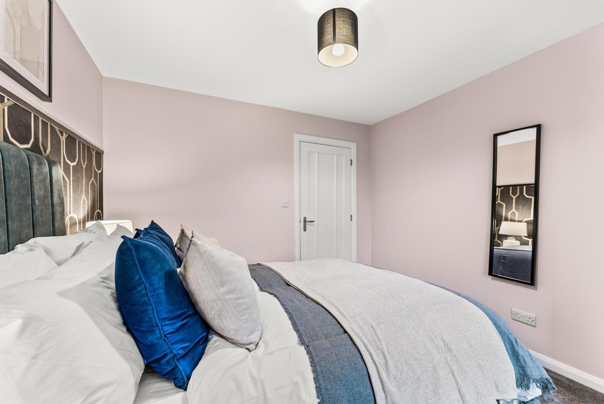 Elegant Retreat In Cheltenham - Garden & Parking Included Esterno foto