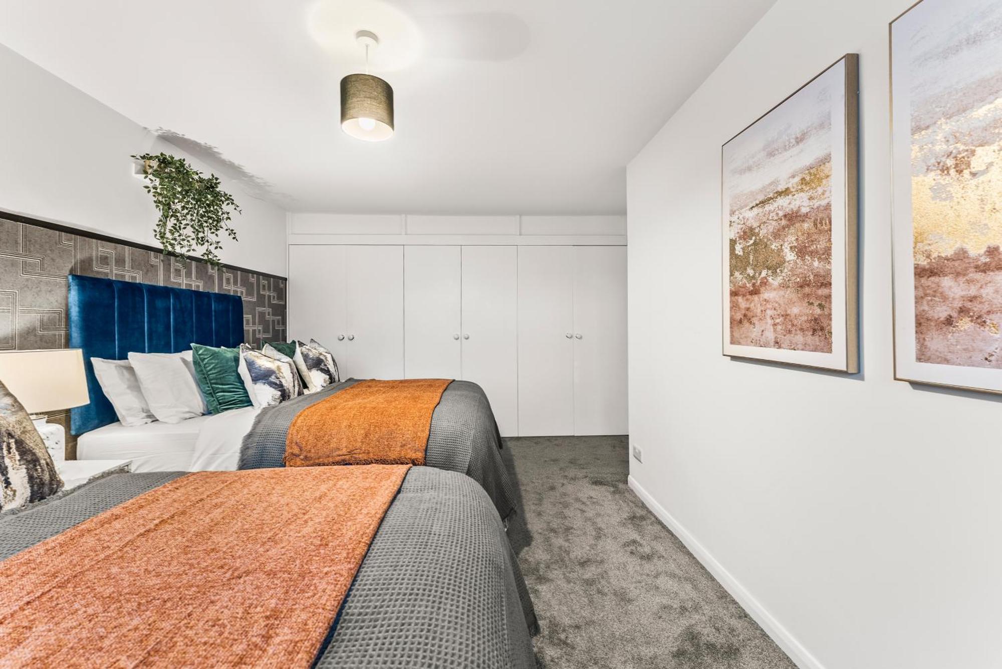 Elegant Retreat In Cheltenham - Garden & Parking Included Esterno foto