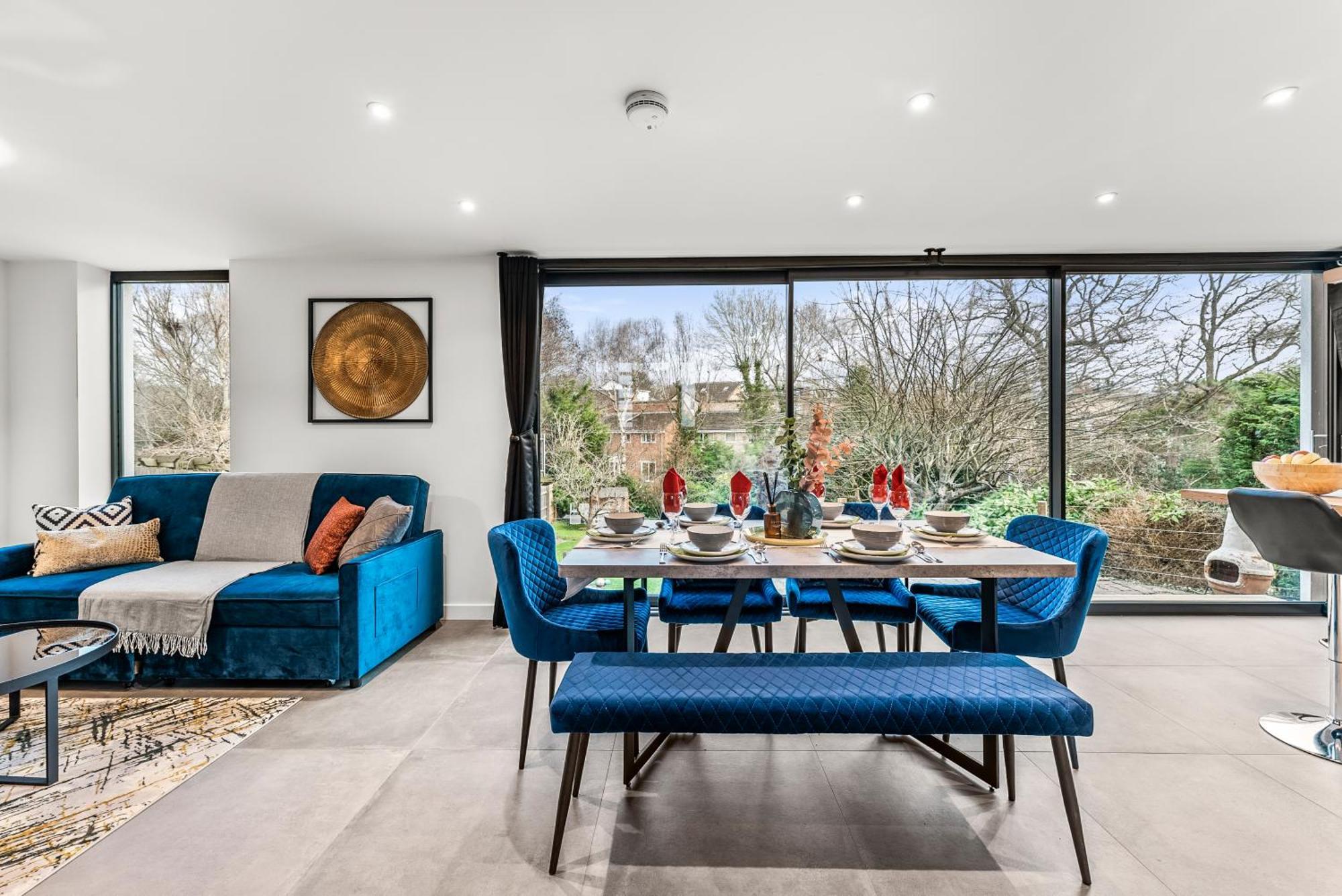 Elegant Retreat In Cheltenham - Garden & Parking Included Esterno foto