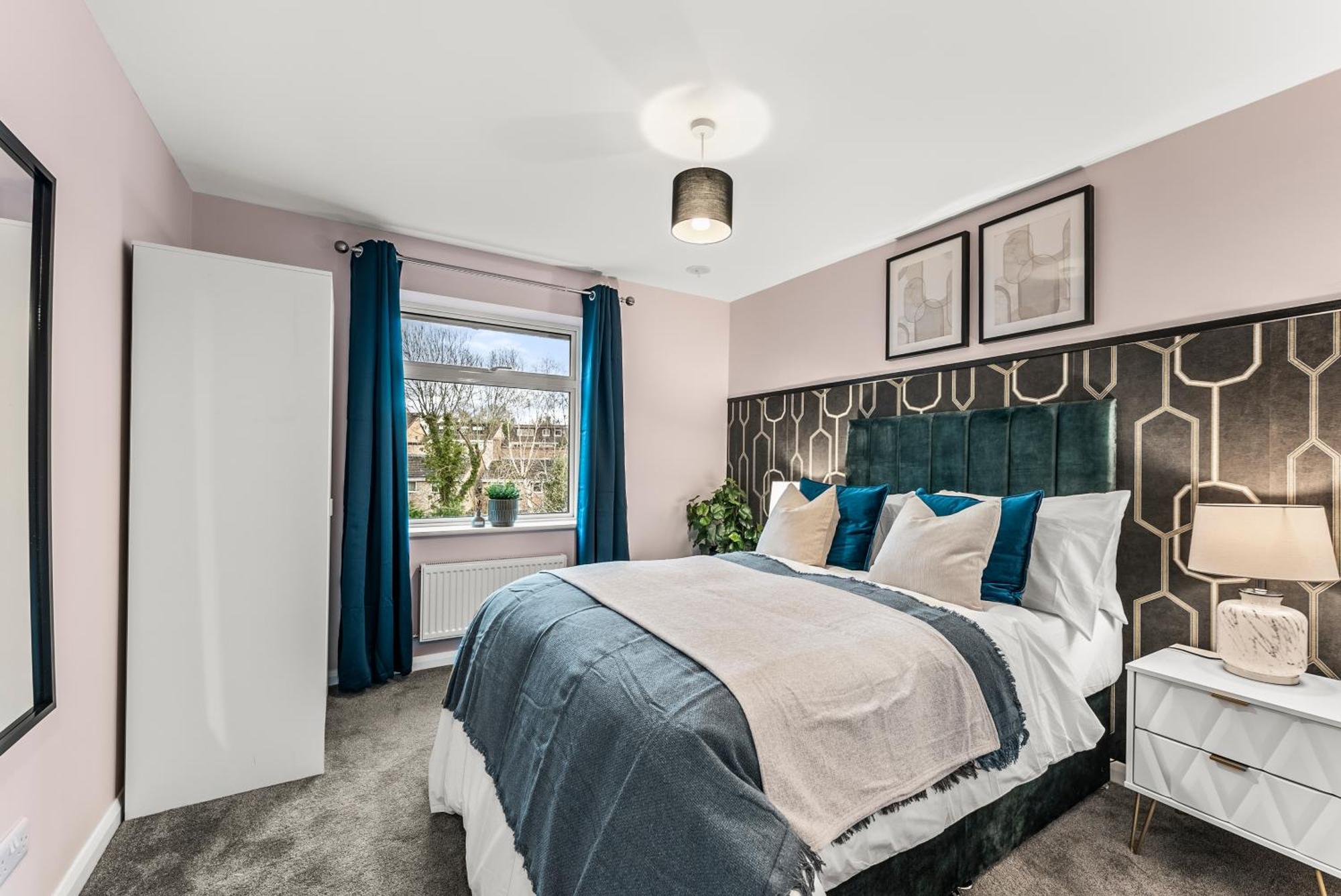 Elegant Retreat In Cheltenham - Garden & Parking Included Esterno foto