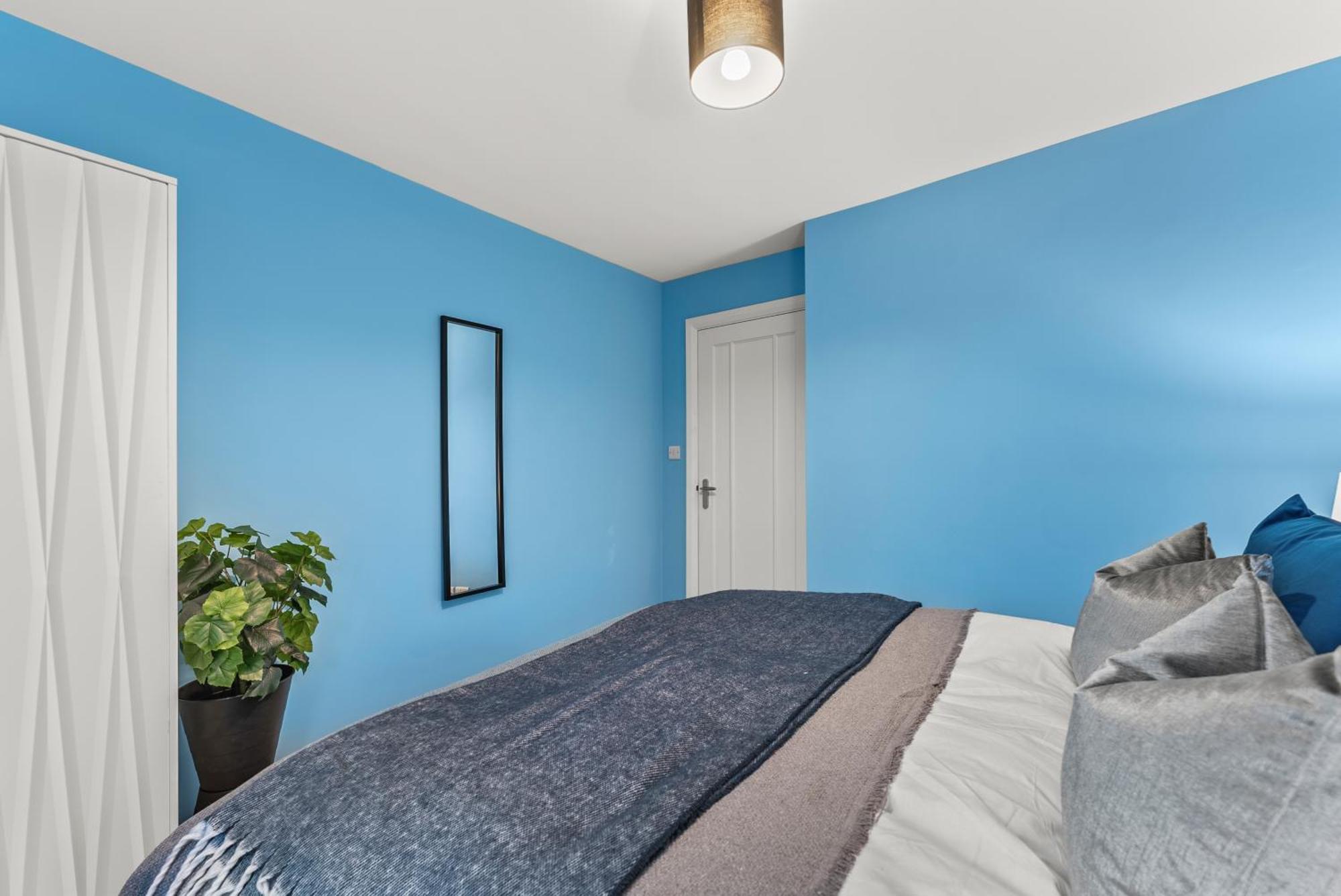 Elegant Retreat In Cheltenham - Garden & Parking Included Esterno foto
