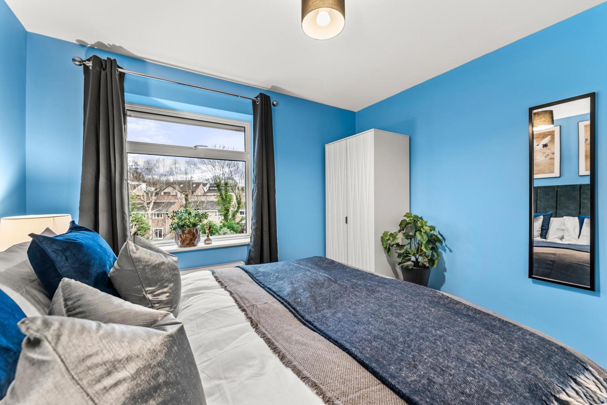 Elegant Retreat In Cheltenham - Garden & Parking Included Esterno foto