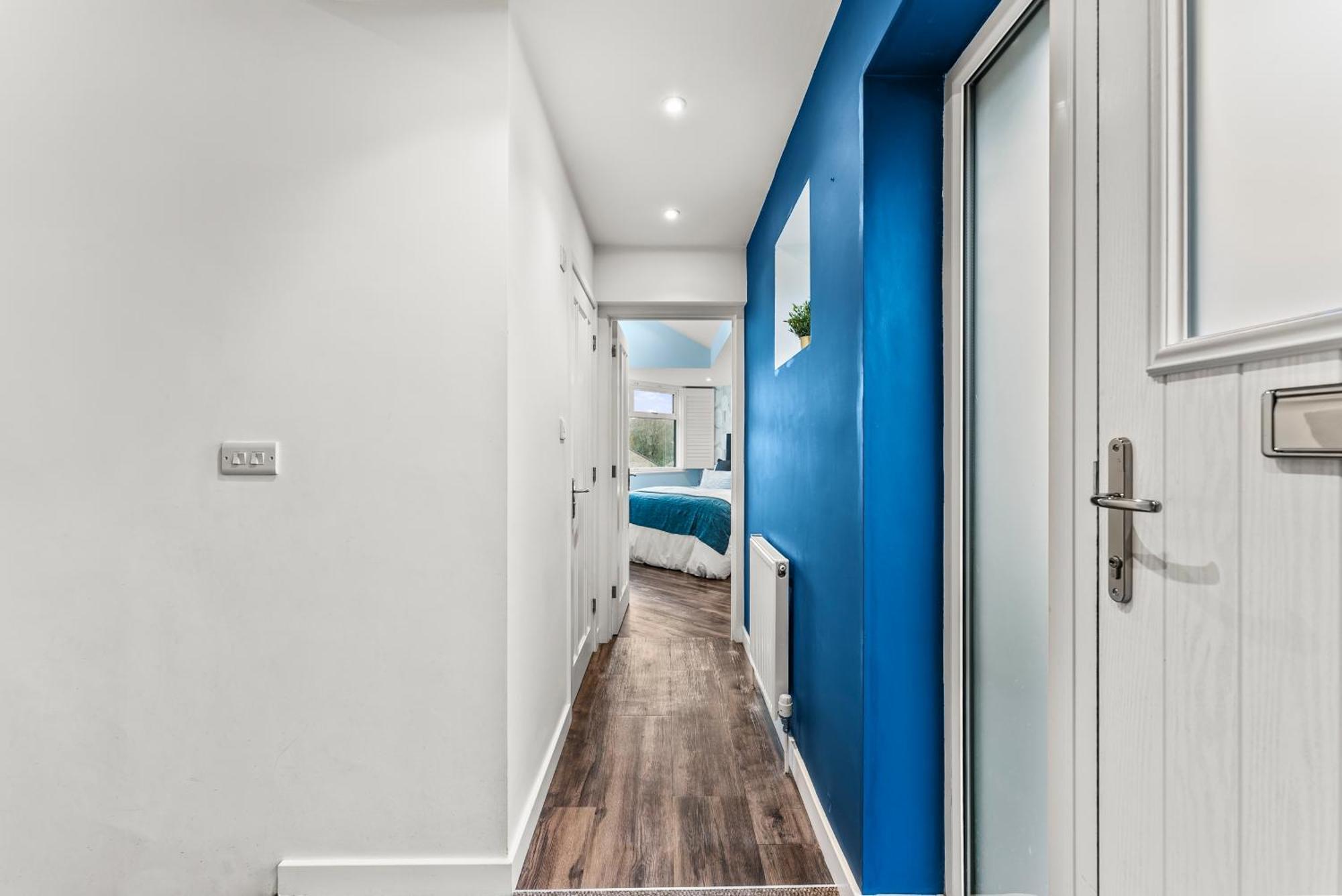Elegant Retreat In Cheltenham - Garden & Parking Included Esterno foto