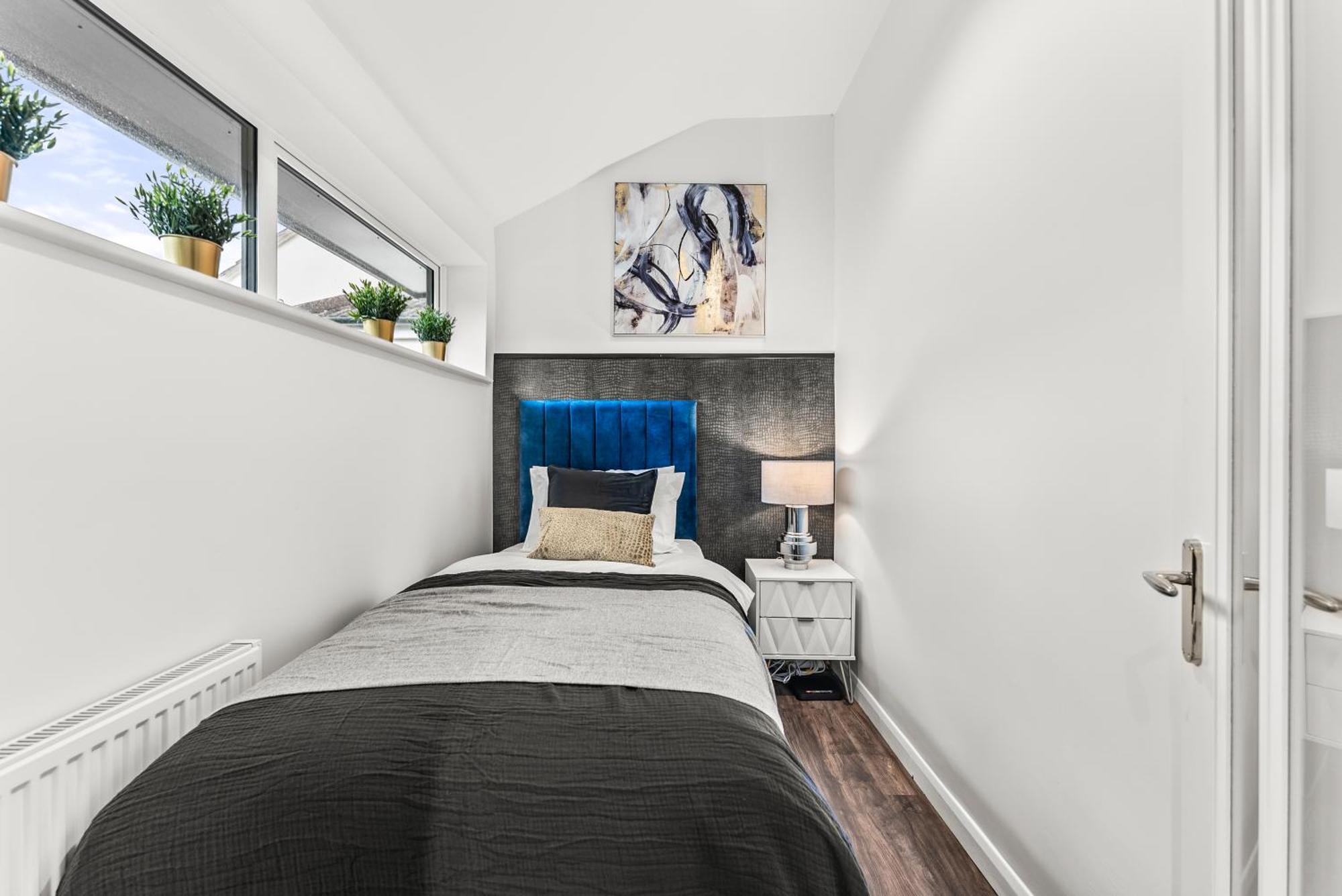 Elegant Retreat In Cheltenham - Garden & Parking Included Esterno foto